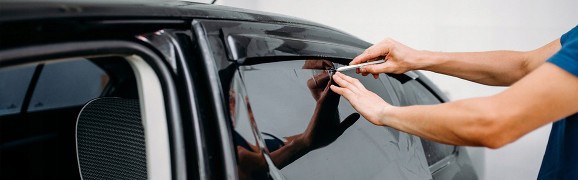 Film teinté voiture à Bruz installé par FILM AUTO, spécialiste reconnu en films solaires auto